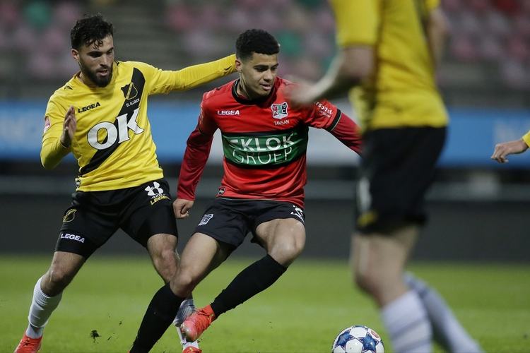 帮助球员在 帮助球员在