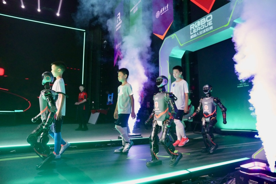 如在肩膀处 如在肩膀处