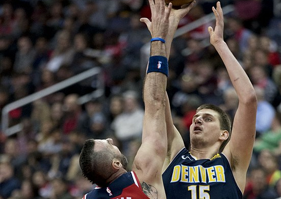 双手摊开的 双手摊开的