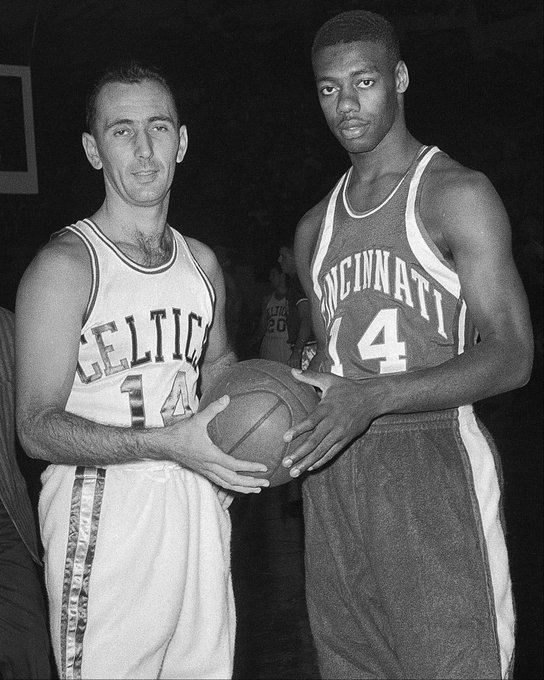 拟对手的发 拟对手的发