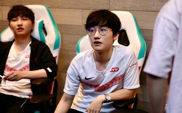 赛场上焕发 赛场上焕发