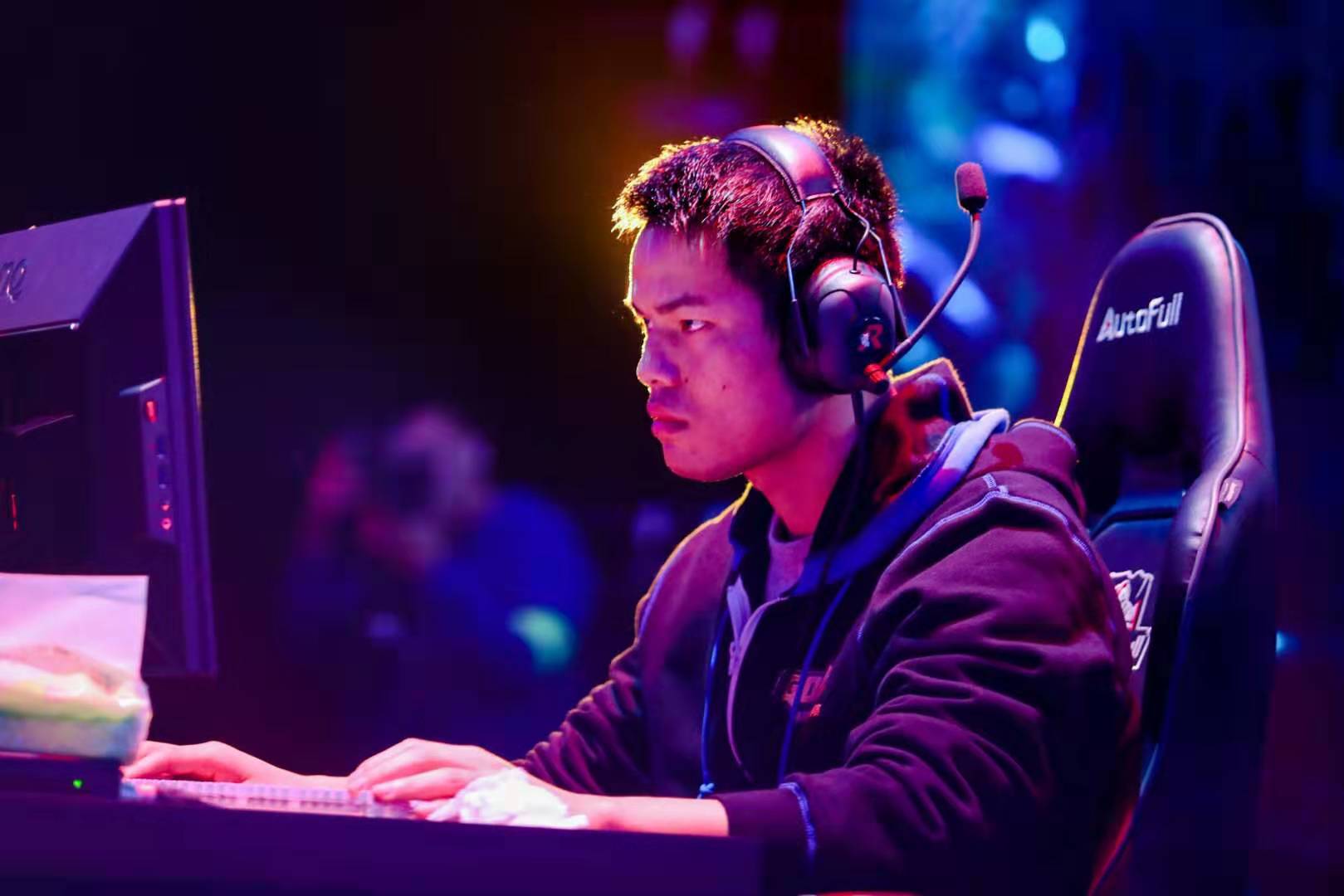 也经历过低 也经历过低