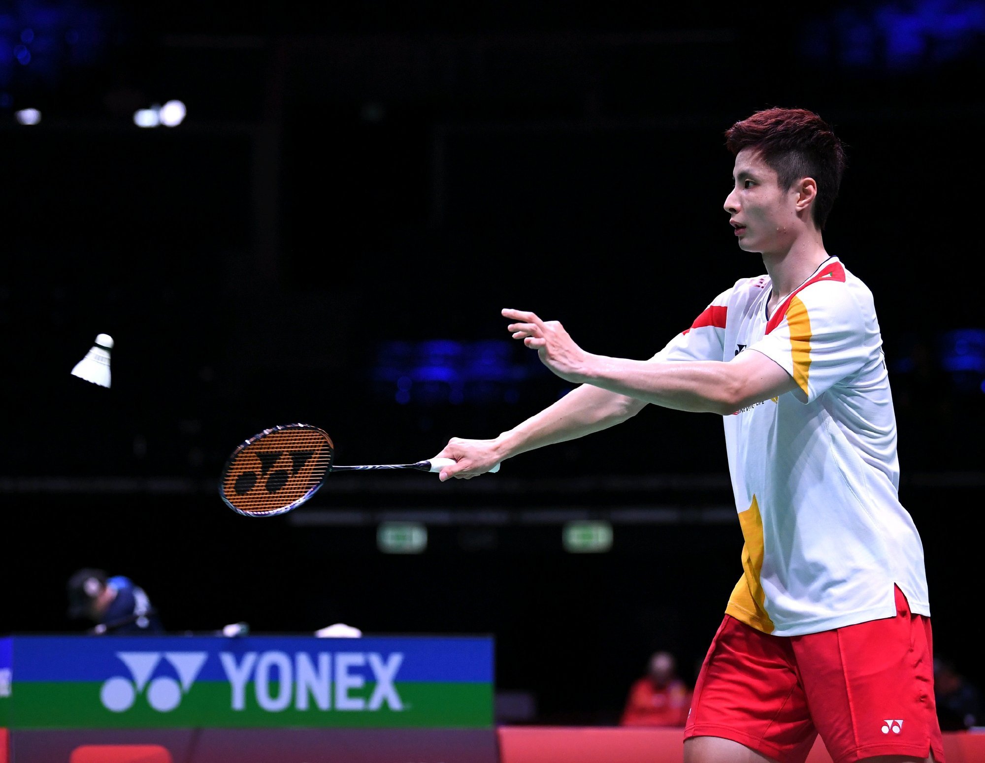 试图说服他 试图说服他